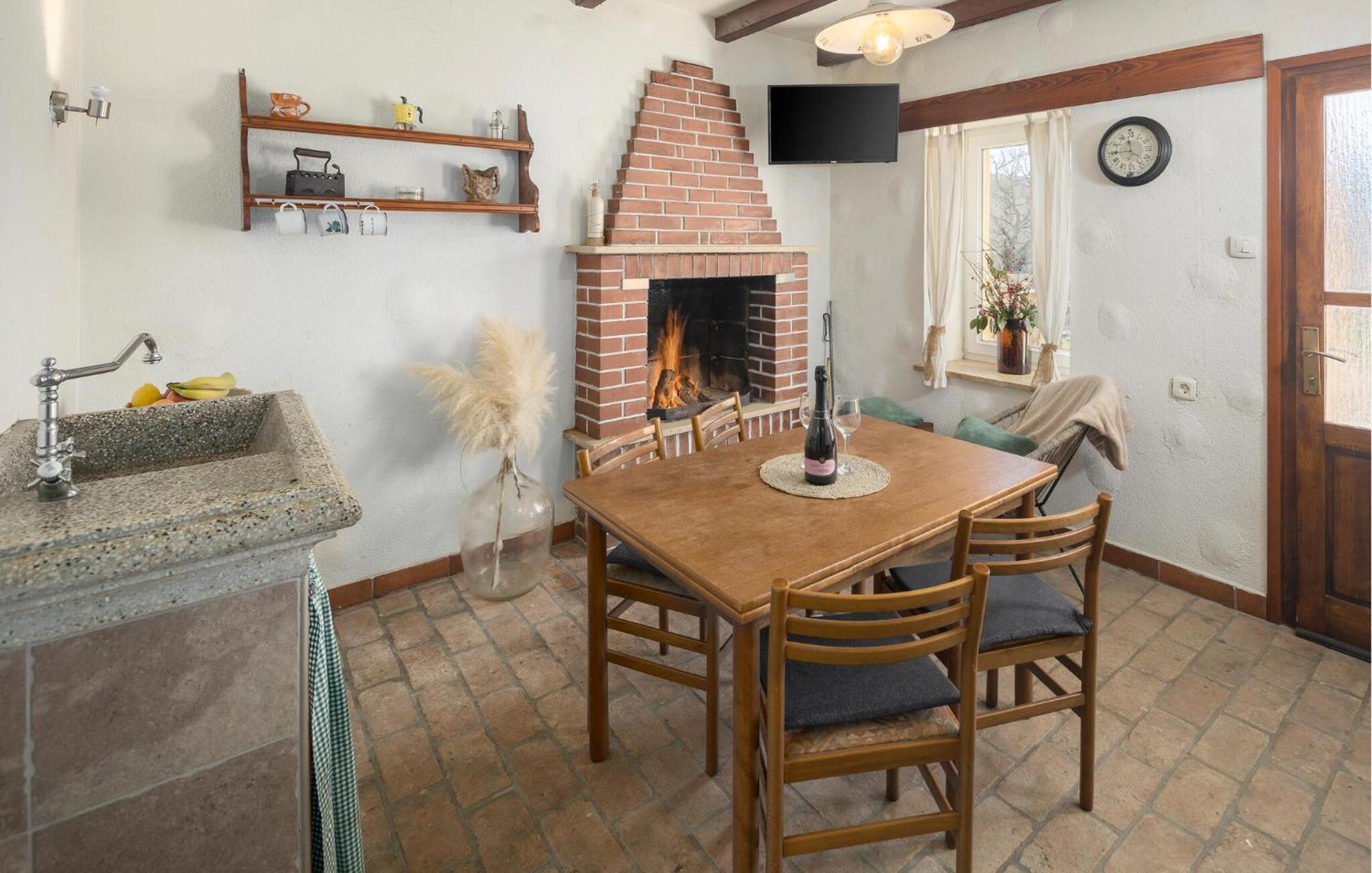4 Bedroom Beautiful Home In Kranjci Rasa Bagian luar foto